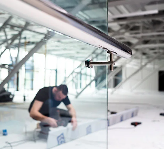 Vero Beach, FL highly skilled glass repair technicians